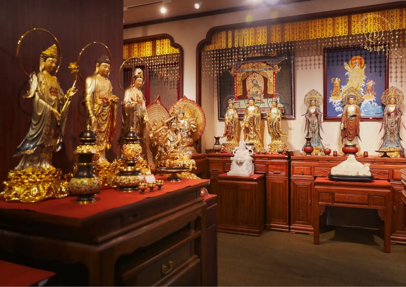 Nên chọn mẫu bàn thờ Quan Âm đứng hay ngồi để thờ tại nhà? 4 Image6