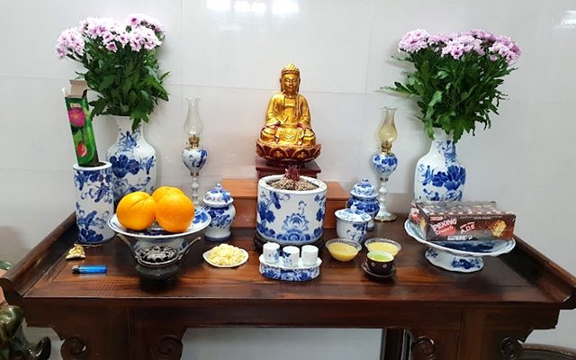 Hướng dẫn xác định vị trí bát hương trên bàn thờ gia tiên 7 ban-tho-co-1-den-4-bat-huong